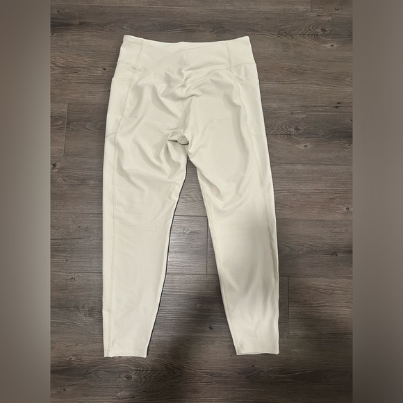 Old Navy Active Powersoft Leggings - Picture 8 of 8